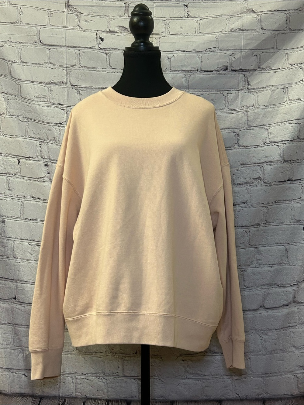 Uniqlo Women's Crewneck Sweatshirt in Light Pink